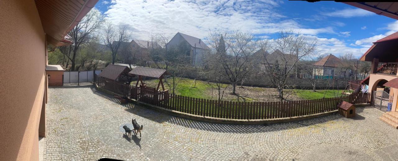 Катерина Hotel Chynadiyovo Exterior photo